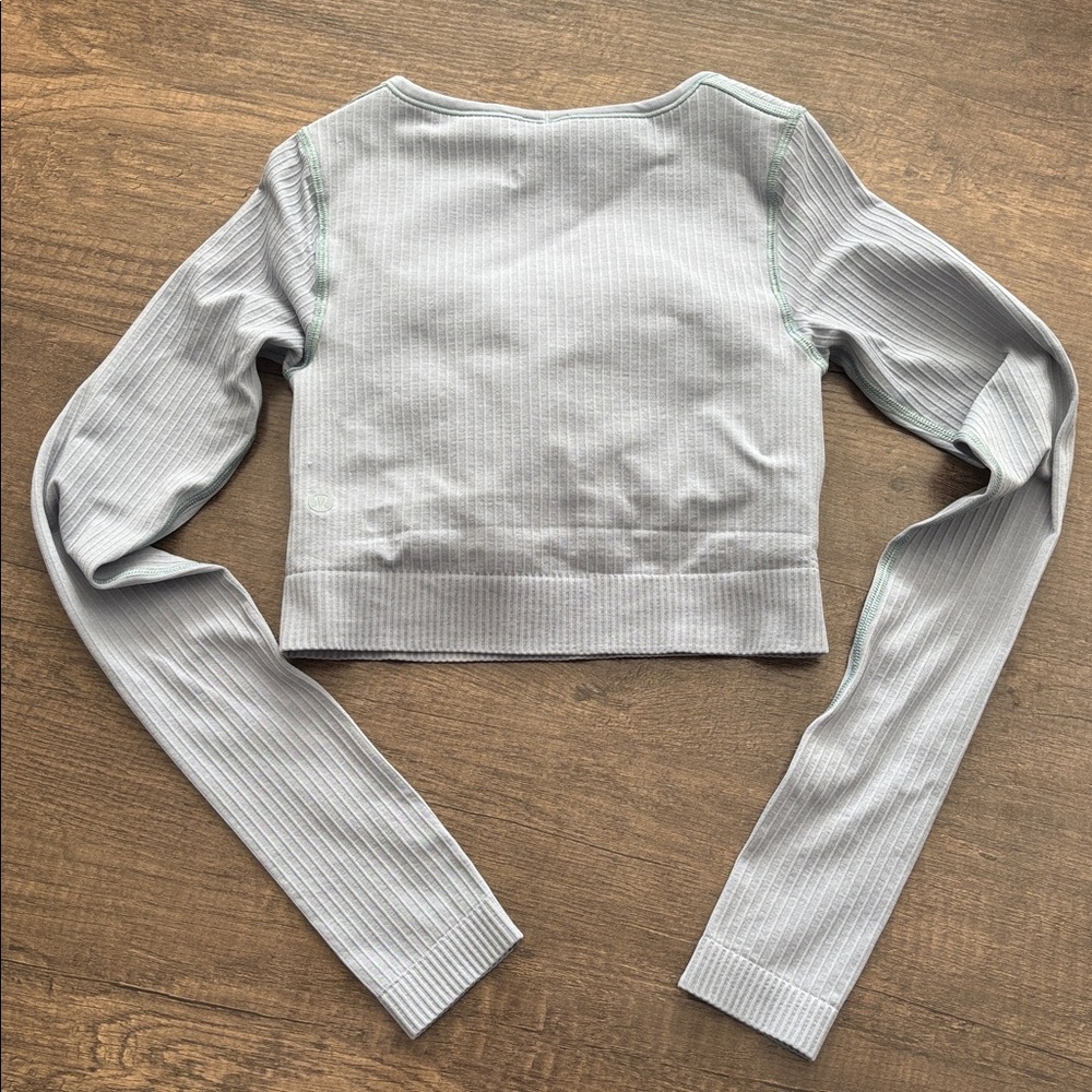 Lululemon Ebb to Street Long Sleeve Shirt Chambray Blue Size 2 - Picture 3 of 7